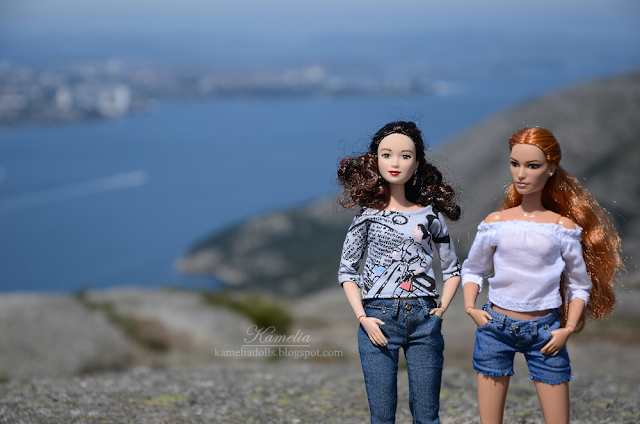 Denim clothes for made to move Barbie