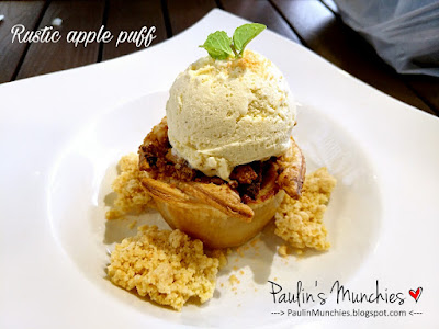 Paulin's Munchies - Heavenly Divine at Boat Quay - Rustic apple puff 