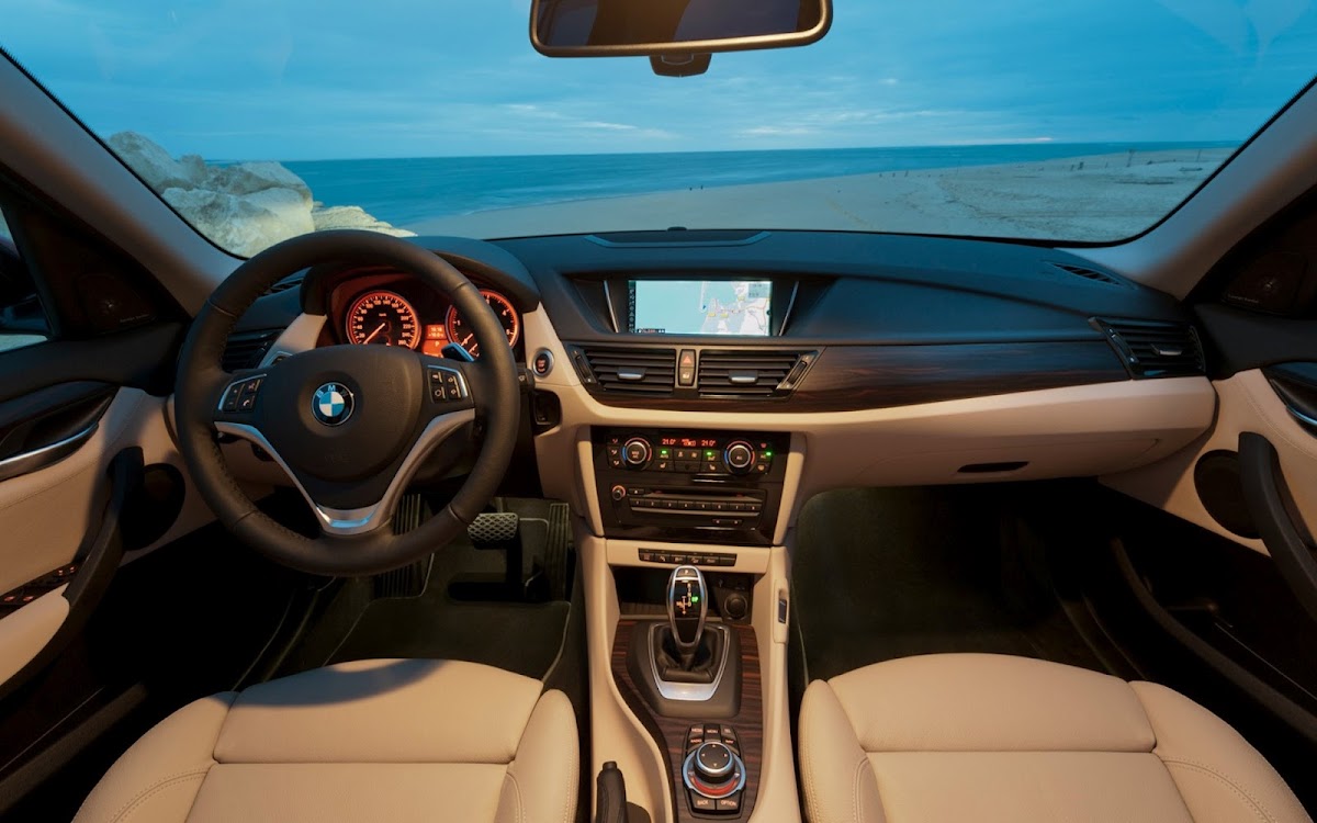 2013 BMW X1 Widescreen HD Wallpaper 4