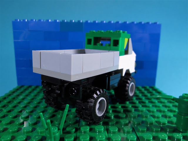 MOC LEGO Mercedes Benz Unimog