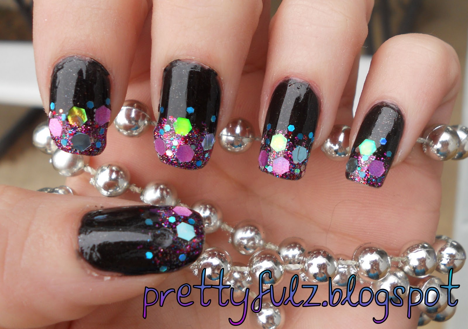 Prettyfulz: CUTE NAIL ART DESIGN Glitter & Shimmer Nail Art Design