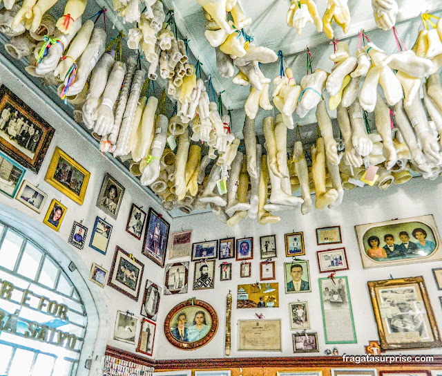 Sala de ex-votos da Igreja do Bonfim em Salvador, Bahia