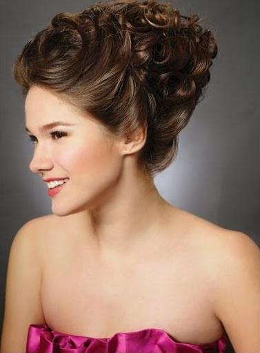 Model rambut wanita untuk pesta 2015