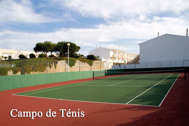 Campo de Ténis do Alojamento_de_Férias T1 da Aldeia da Galé em Albufeira no Algarve