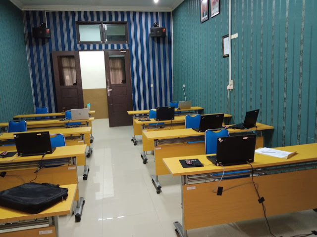 sewa laptop padang