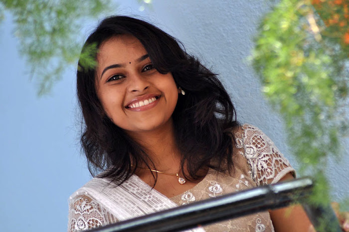 sri divya new unseen pics