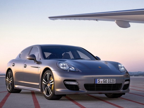 2012 Porsche Panamera Turbo S is boosted with 48liter twinturbo Charged V8 