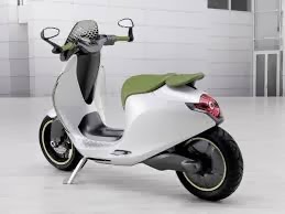 http://www.motorpasion.com/salones-del-automovil/asi-es-el-scooter-electrico-de-smart