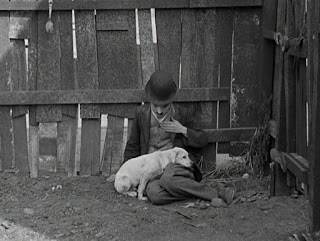 Кадр из фильма Чарли Чаплина "Собачья жизнь" / A Dog's Life (1918) - 16