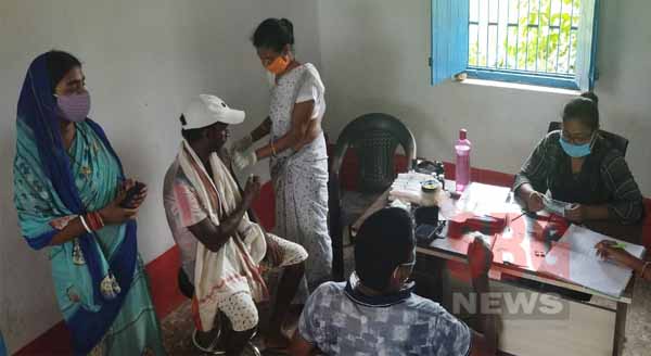 साहिबगंज के बोरियो प्रखंड में 392 ग्रामीणों ने लिया कोरोनारोधी टीका