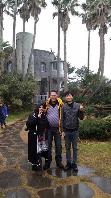 Our Guests With Handsome Guide Andy (KOREA E TOUR)