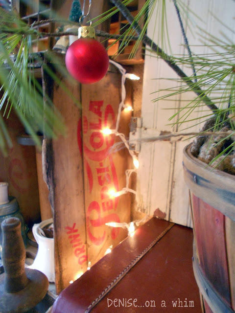 Vintage Soda Crate for Christmas Decorating via http://deniseonawhim.blogspot.com