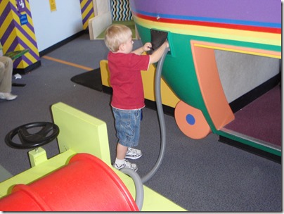 Flying with Kids - Ohare airport play area