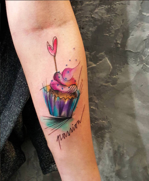 Esta aquarela cupcake de tatuagem