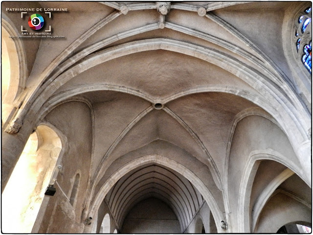 CUSTINES (54) -Eglise Saint-Léger (Intérieur)