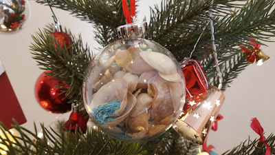 Seashells and glitter Christmas ornaments