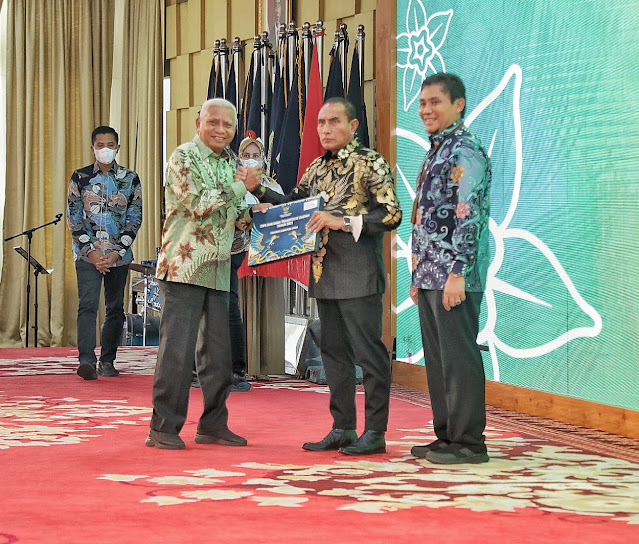 Bupati Asahan Ikuti Penyerahan DIPA dan TKD dan Menerima Penghargaan dari Gubsu