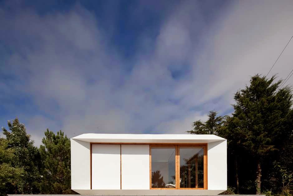 House of Flexible Minimalist Design Prefab Make You Very Easy to Change or Adjust Space Room on Your House