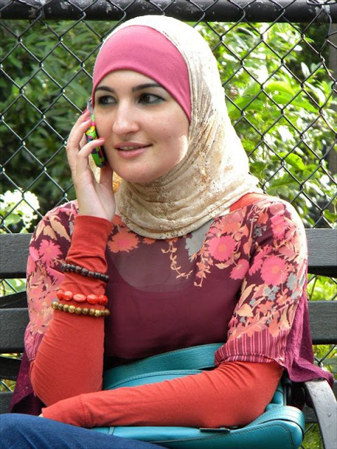 Hijab Street Fashion – Style Is Energy