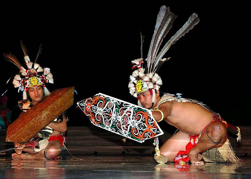 Tari Monong Tarian  Tradisional Suku Dayak di Kalimantan  