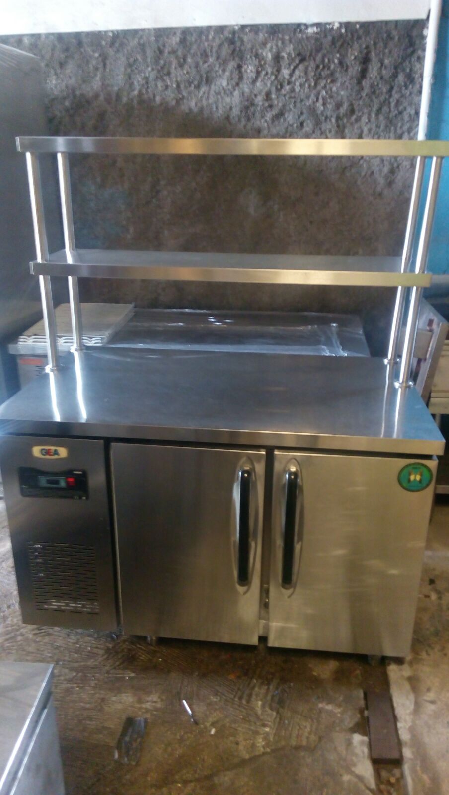 Under Counter Chiller 2 Pintu With Overshelf Merek Gea 