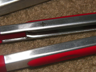 Vivree_Set_Of_two_High_Quality_Silicone_Tongs.jpg