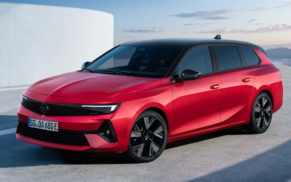 Novo Opel Astra 2023 ganha versão 100% elétrica - fotos e detalhes