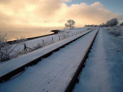 nieve y linea ferroviaria