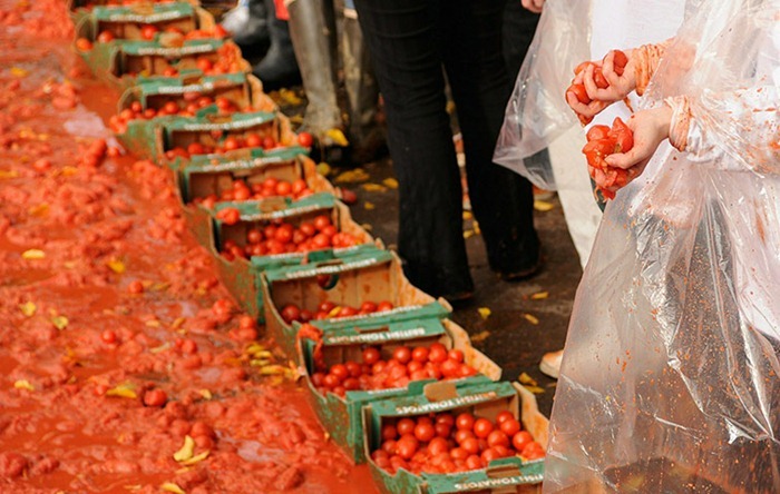 MTV-Tomato-Fight (4)