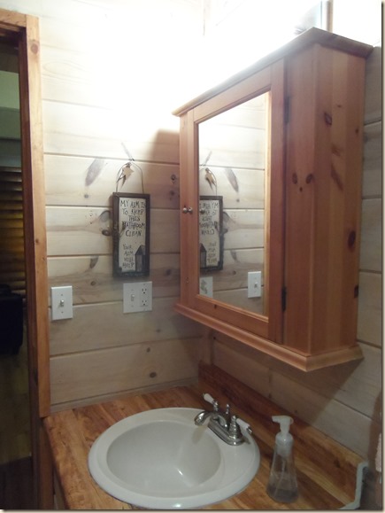 4-13 4 cabin medicine cabinet