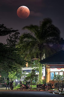 Foto Gerhana Bulan Dari Depan Rumah By Sierra