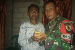 Warga Desa Saenan Serahkan Granat ke Satgas RI-RDTL Sektor Barat Yonarmed 6/3 Kostrad