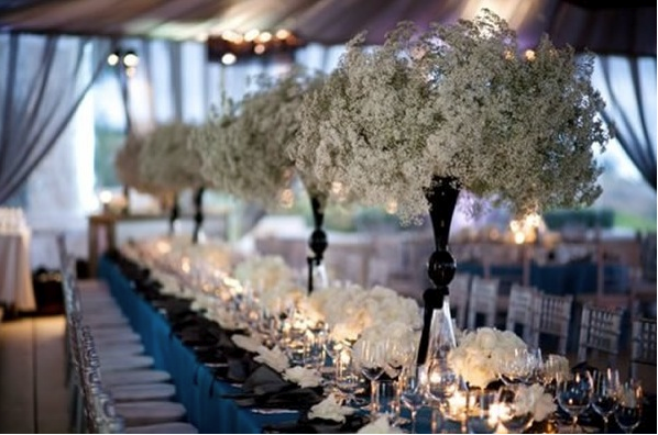 Brides are choosing centerpieces that are in the same color tones 