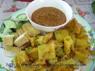 Dari Dapur Ummi: Cucur Udang Dengan Kuah Kacang