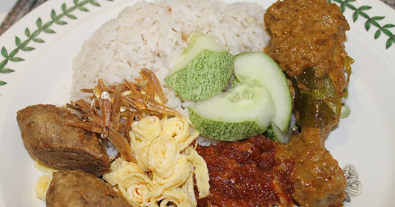 Azie Kitchen: Nasi Lemak Kukus Nur Qaseh