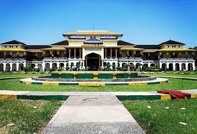 [http://FindWisata.blogspot.com] Peninggalan Sejarah Medan Istana Maimun 