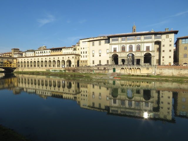 Vasari Corridor and Uffizi Gallery, Lungarno degli Archibusieri, Florence