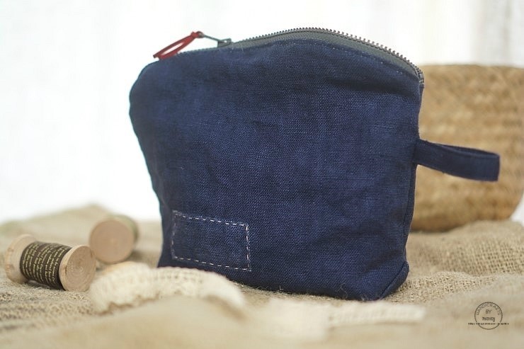 DIY Zipper Jeans Makeup Bag Tutorial.