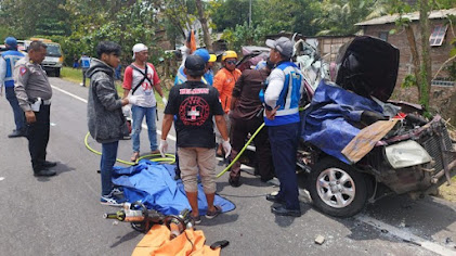 7 Kendaraan Terlibat Kecelakaan Beruntun di Tol Jatingaleh-Krapyak Semarang. 