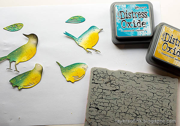 Layers of ink - Bird Friends Mixed Media Art Journal Tutorial by Anna-Karin Evaldsson.