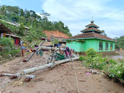 Banjir Pekon Umbar Kelumbayan Tanggamus Menyisakan Kisah Duka