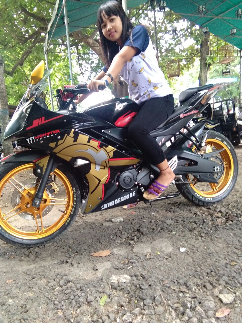 GAMBAR MODIFIKASI MOTOR R15 TERBARU MODEL CANTIK R15 UNIK DAN