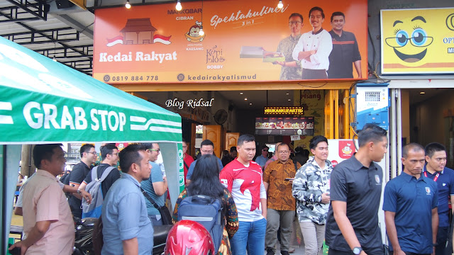 Sang Pisang Arena: Mencoba Pisang Ala Kaesang - Owner