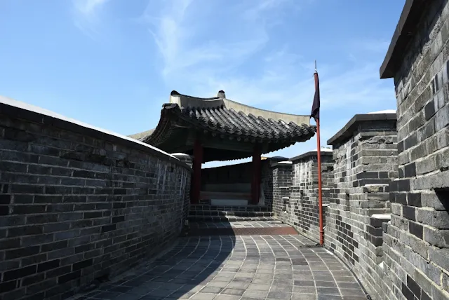 수원 화성 장안문 성곽