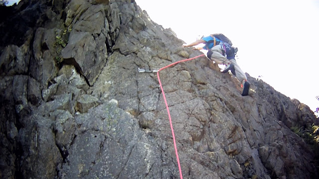 Escalada Aiako Harria Basurdeen Begiratokia Deep Mountain L3