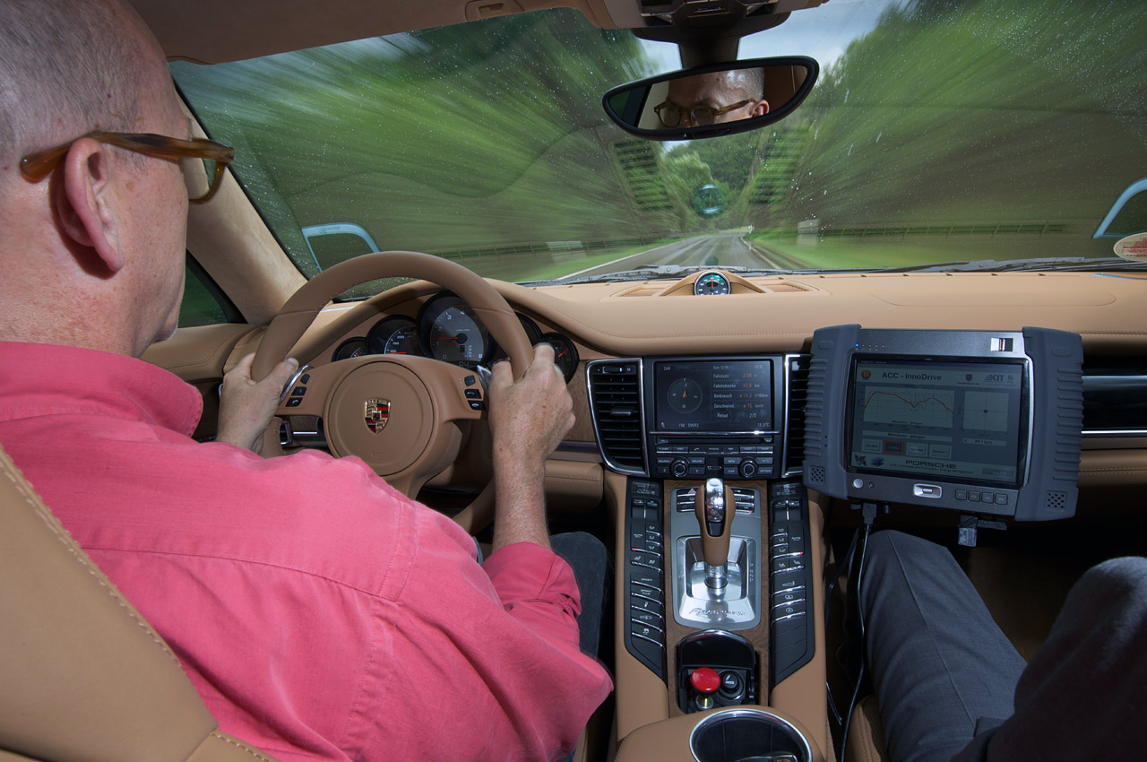 2014 PORSCHE ACC INNODRIVE INTERIOR