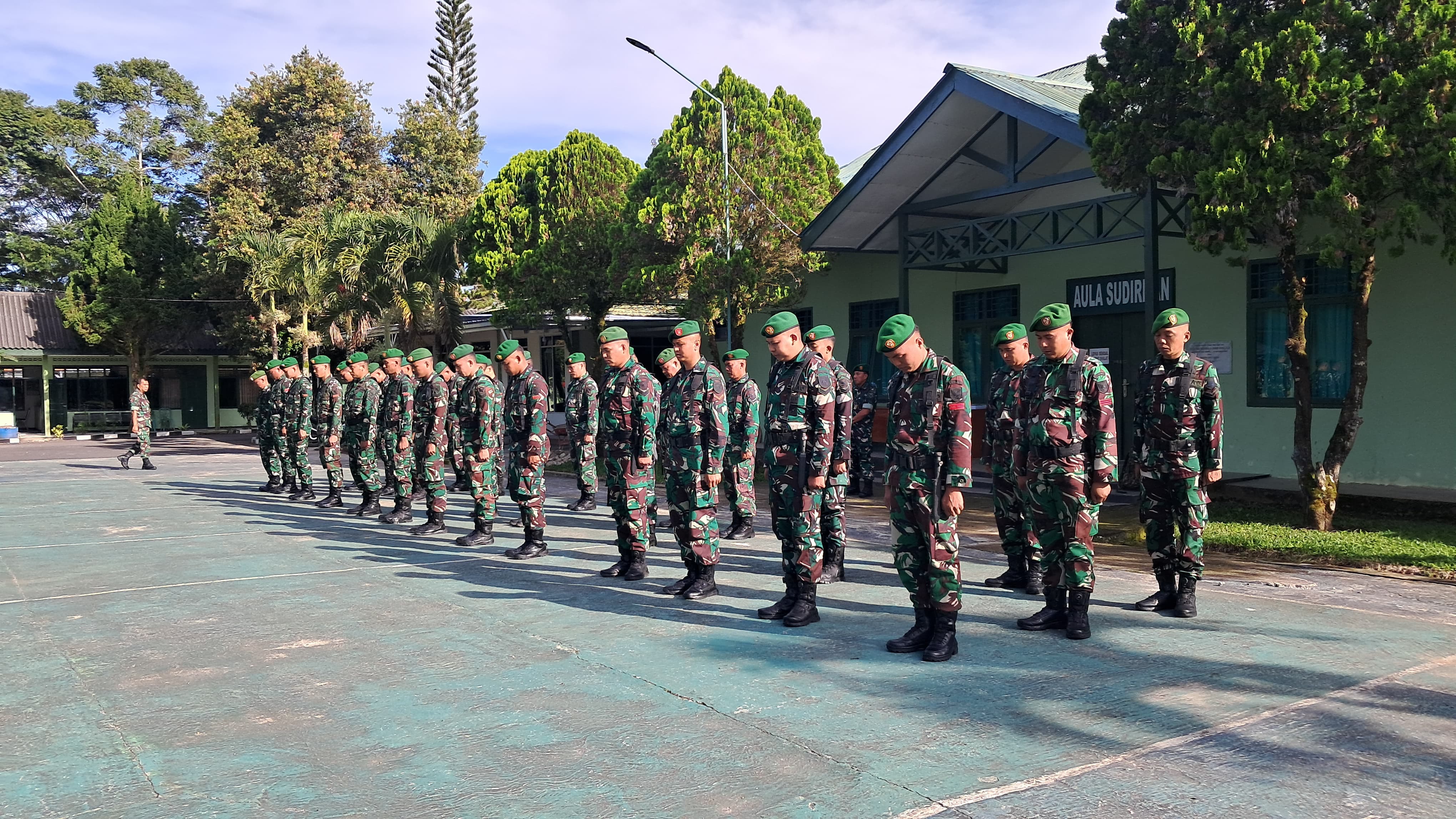 LETKOL INF RINTO WIJAYA TERIMA KUNJUNGAN TIM WASLAKGIAT PERMILDAS KODIKLATAD DI KODIM 0422/LAMPUNG BARAT.
