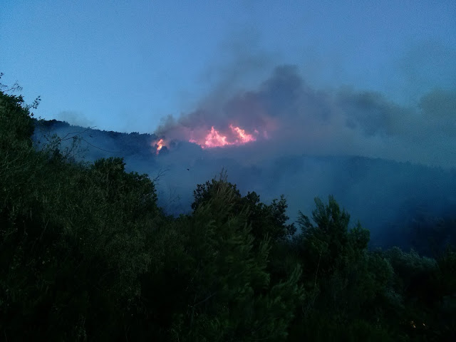 Monte Tre Croci in fiamme