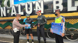 Car Free Day Pertama, Polisi Blora Gelar Edukasi Tertib Berlalu Lintas Di Alun Alun Blora