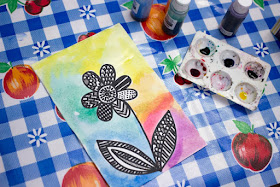 make pretty zentangle flower art withe the kids- great spring kids art project